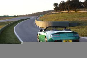 Aston Martin V8 Vantage haqqında məlumatlar, Aston Martin V8 Vantage texniki göstəriciləri